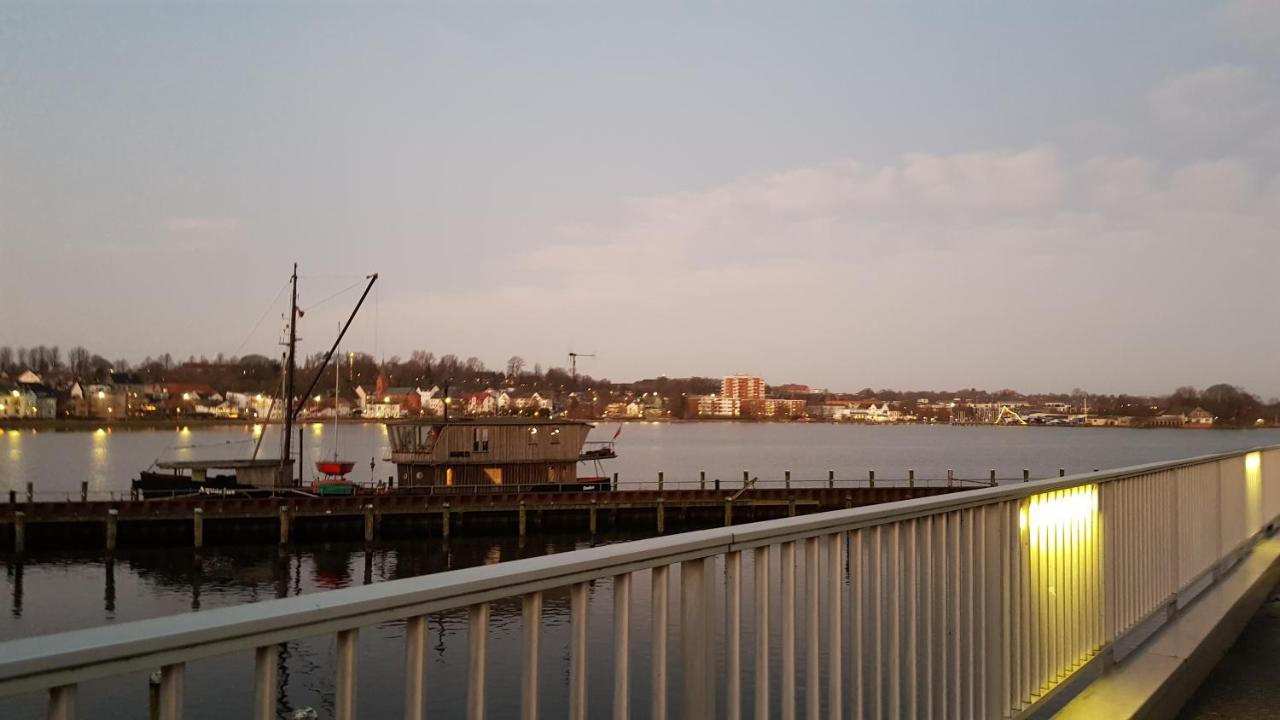 Ostseefjord-Schlei-Blick Im Wikingturm Schleswig Exterior photo